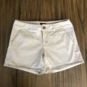 American Eagle Khaki midi stretch shorts